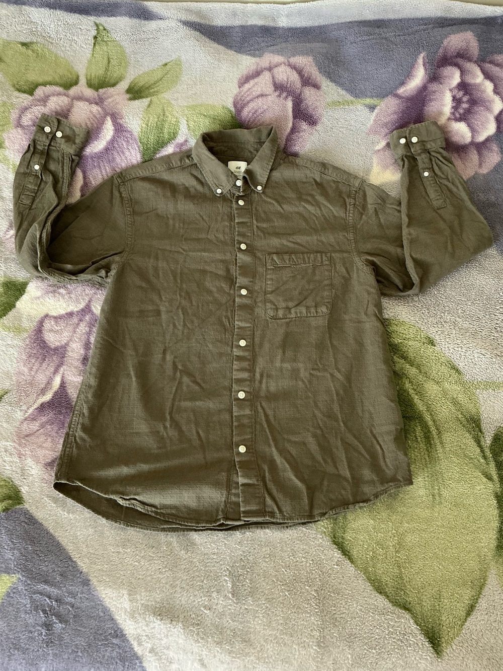 H&M Men’s Regular Fit Textured Shirt - Picture 5 of 12